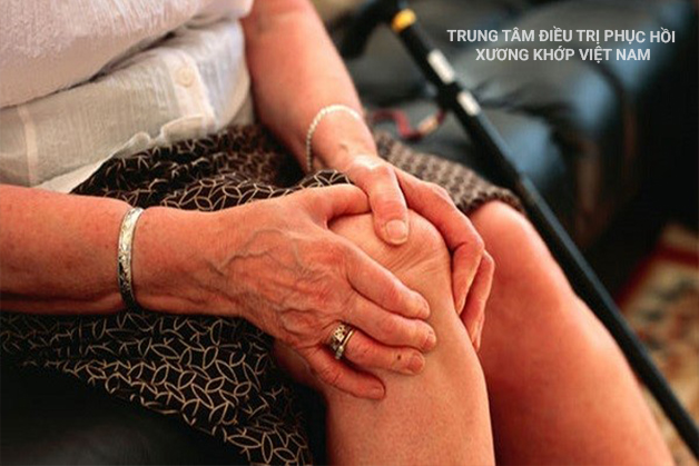 Các cơn Đau nhức Xương khớp hành hạ bà mỗi khi trái nắng trở trời