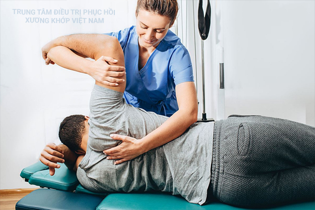 Chữa đau vùng xương cụt bằng Vật lý trị liệu