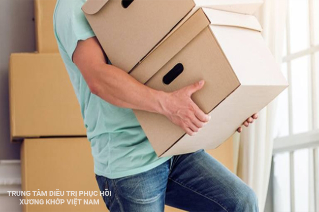 Đau thắt lưng do lao động nặng