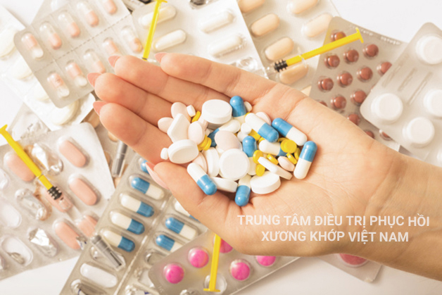 Điều trị đau khớp bàn tay, bàn chân theo Tây Y