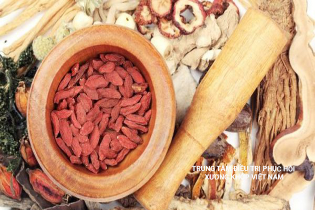 Điều trị xương khớp theo Y học cổ truyền