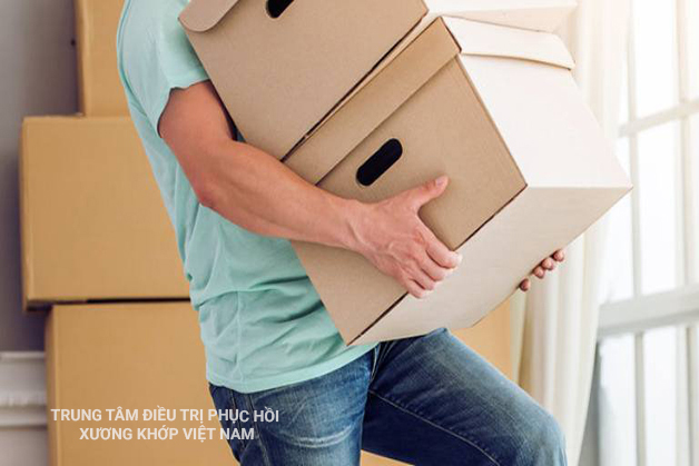 Lao động quá sức dễ bị thoái hóa cột sống