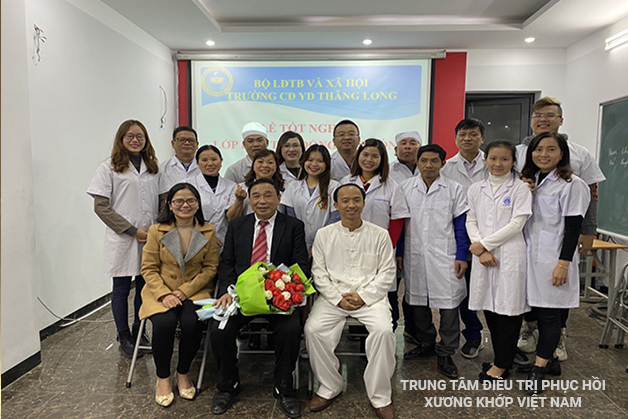 Lễ tốt nghiệp khóa học Xoa bóp bấm huyệt