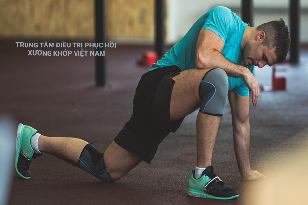 Tập kéo giãn cơ nhị đầu đùi