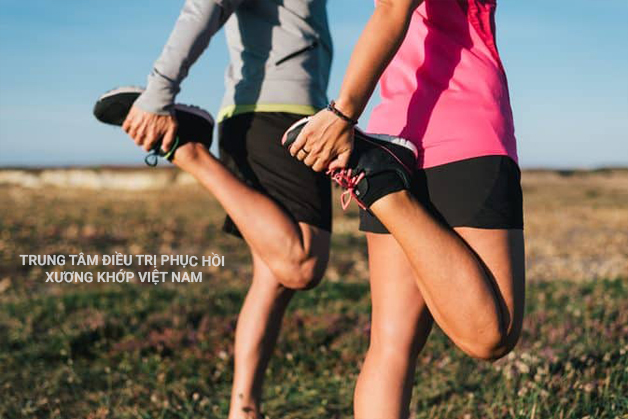 Tập kéo giãn cơ tứ đầu đùi của bạn