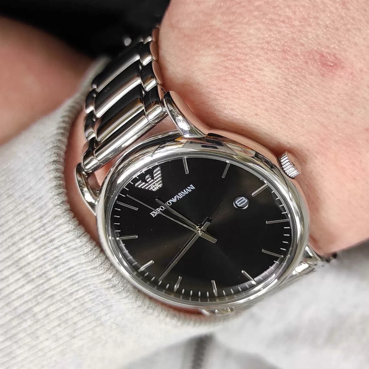 dong-ho-nam-day-kim-loai-mat-den-emporio-armani-ar2499-chinh-hang-armanishop