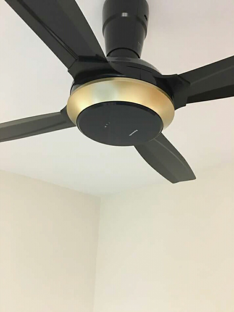 Vì sao nên lựa chọn mua quạt trần cho gia đình