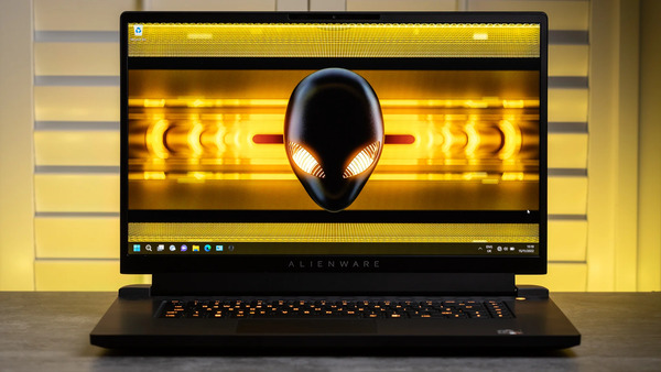 Alienware m17 R5 AMD Advantage có thiết kế vỏ sò đẹp mắt