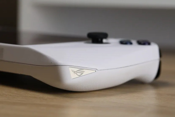 Asus ROG Ally có thiết kế đẹp mắt