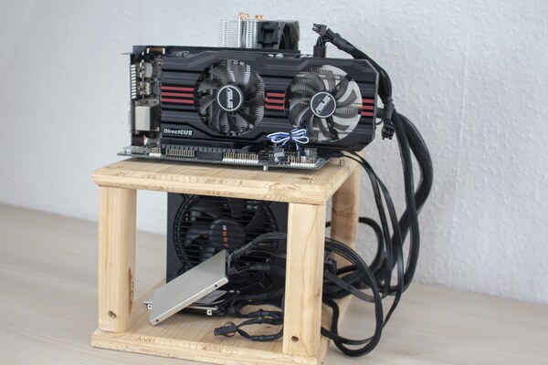 Benchtable là một loại vỏ máy tính độc đáo và có thiết kế đơn giản