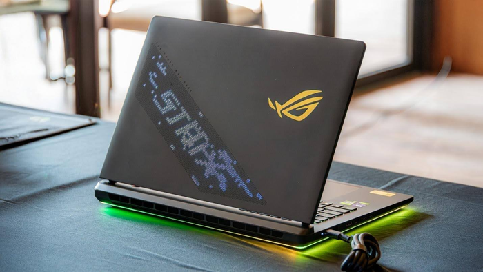 dải LED RGB nổi bậy của ROG Strix