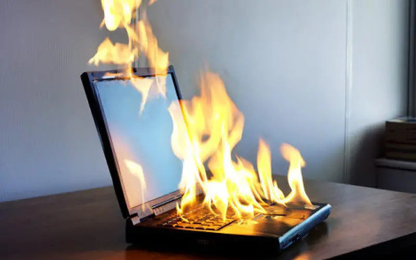 dấu hiệu laptop đang bị nóng