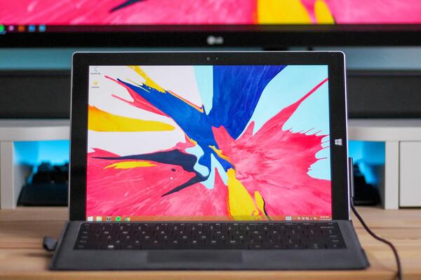 Màn hình LCD được cài đặt màu nhiệt độ mặc định là 9300K