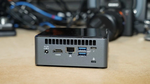 Mini PC đa dạng cổng kết nối