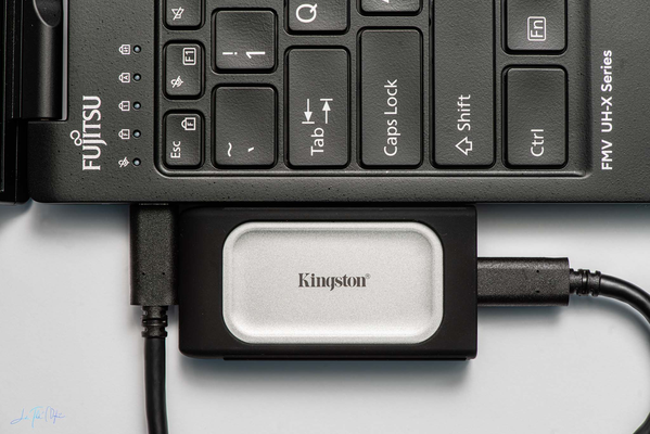 Ổ cứng SSD di động Kingston