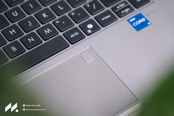 ExpertBook P1 review