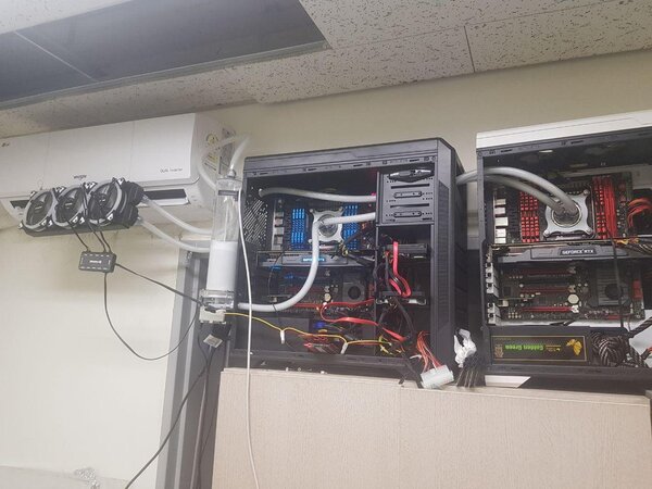 Tạo không gian thoáng mát cho máy tính bàn độc lạ