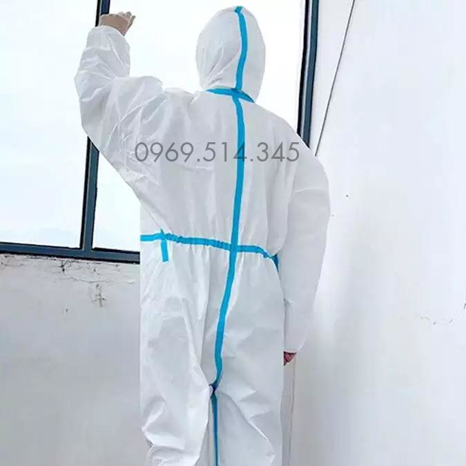 Quần áo y tế phòng sạch được cấu tạo từ vải không sợi chống tĩnh điện, không gây ảnh hưởng cho con người