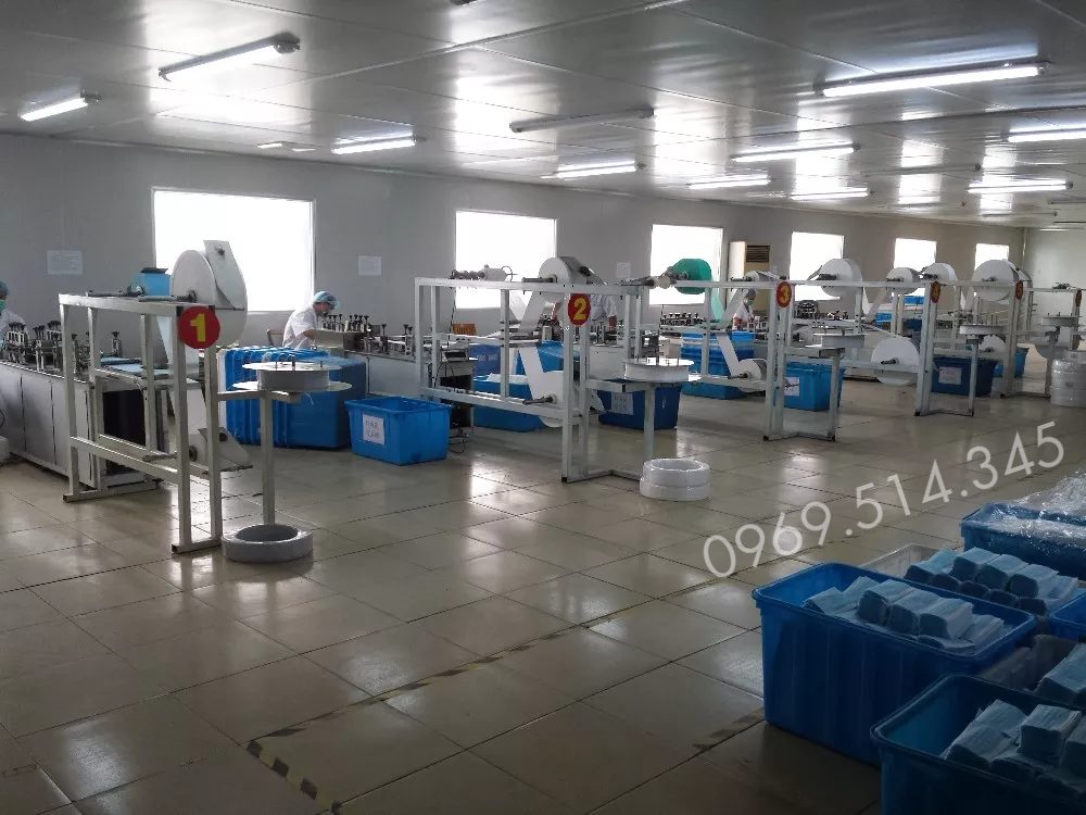 Ảnh thực tế quy trình sản xuất quần áo phòng sạch dùng 1 lần