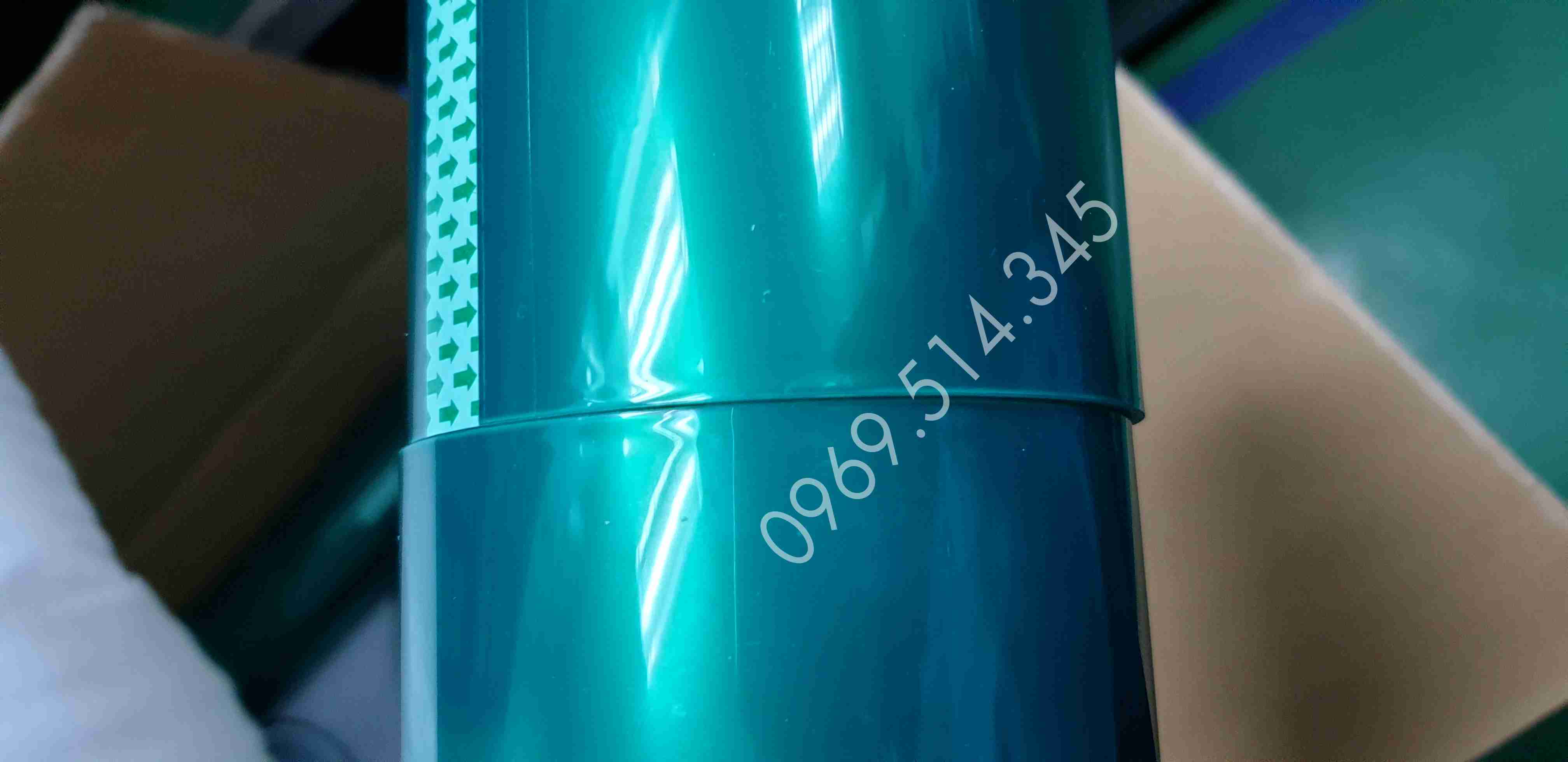 Băng keo chịu nhiệt có độ thấm hút cao, tránh những tác động mạnh vào con hàng