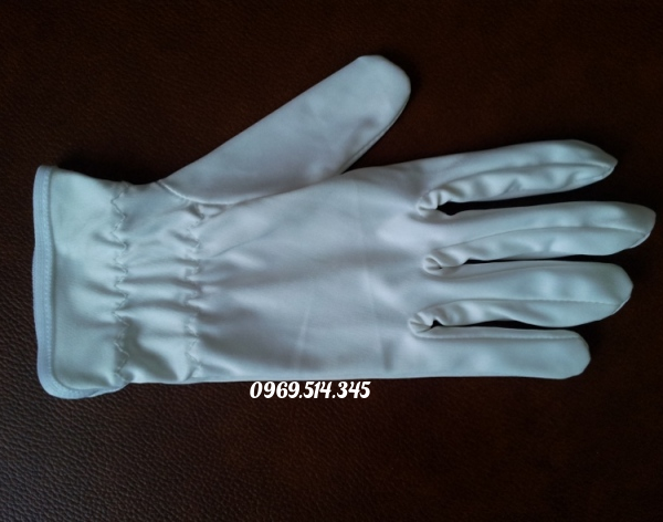 Găng tay siêu mịn vẫn không để lại bụi hay sợi tơ sau khi chạm vào các bề mặt