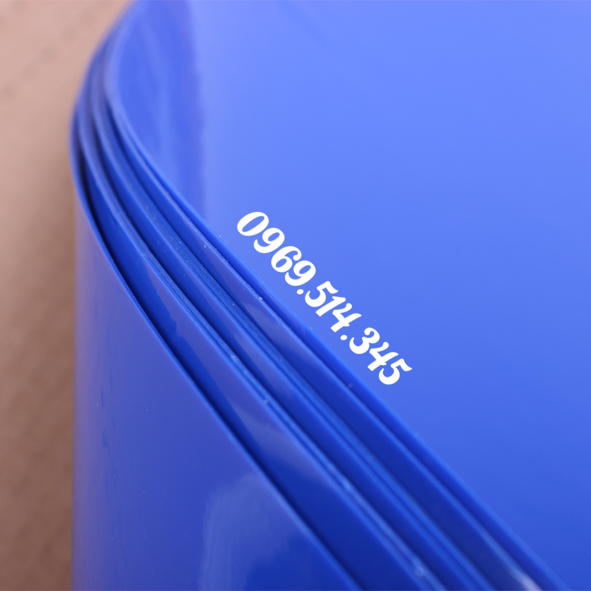 Ảnh chụp thực tế độ dẻo, mịn của tấm thảm phòng sạch