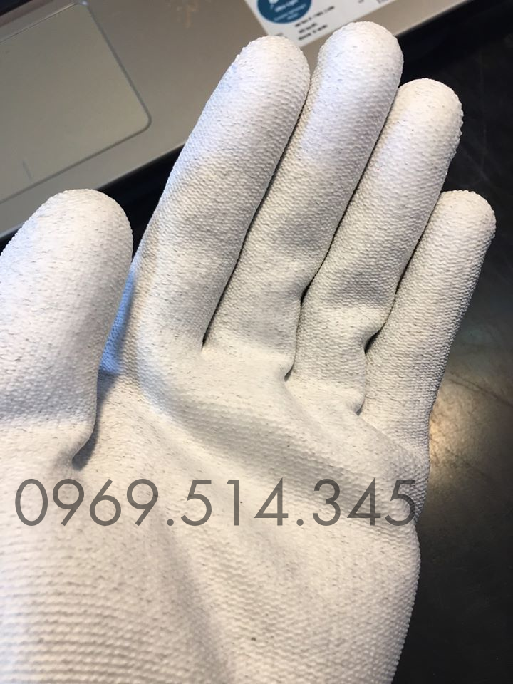 Lớp phủ PU giúp tăng khả năng chống trầy xước, chống thấm nước và tăng thẩm mỹ do có bảng màu đa dạng của bao tay bảo hộ