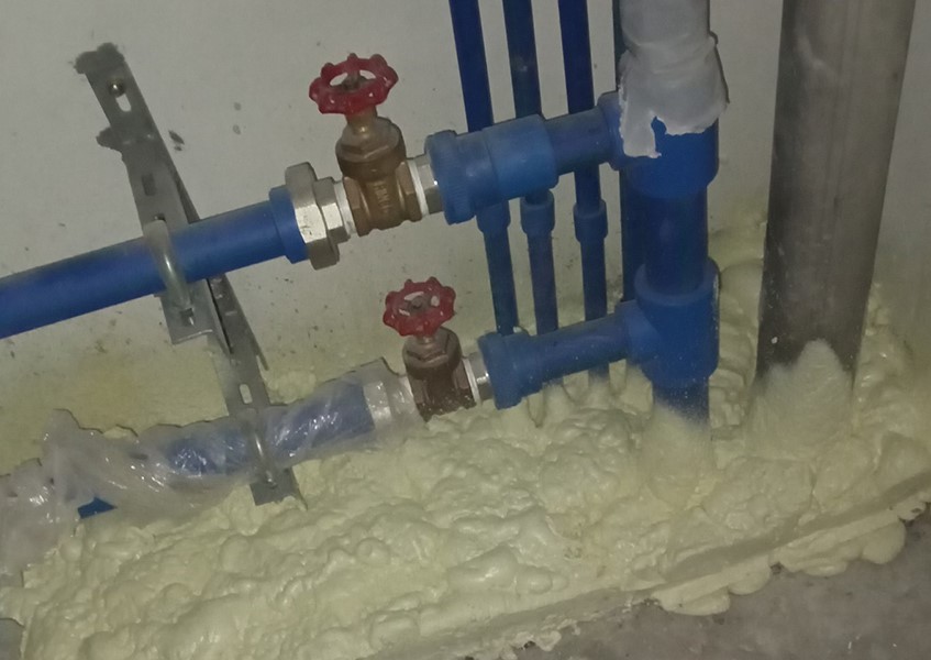 Keo bọt nở chống cháy điền đầy khe hở lớn