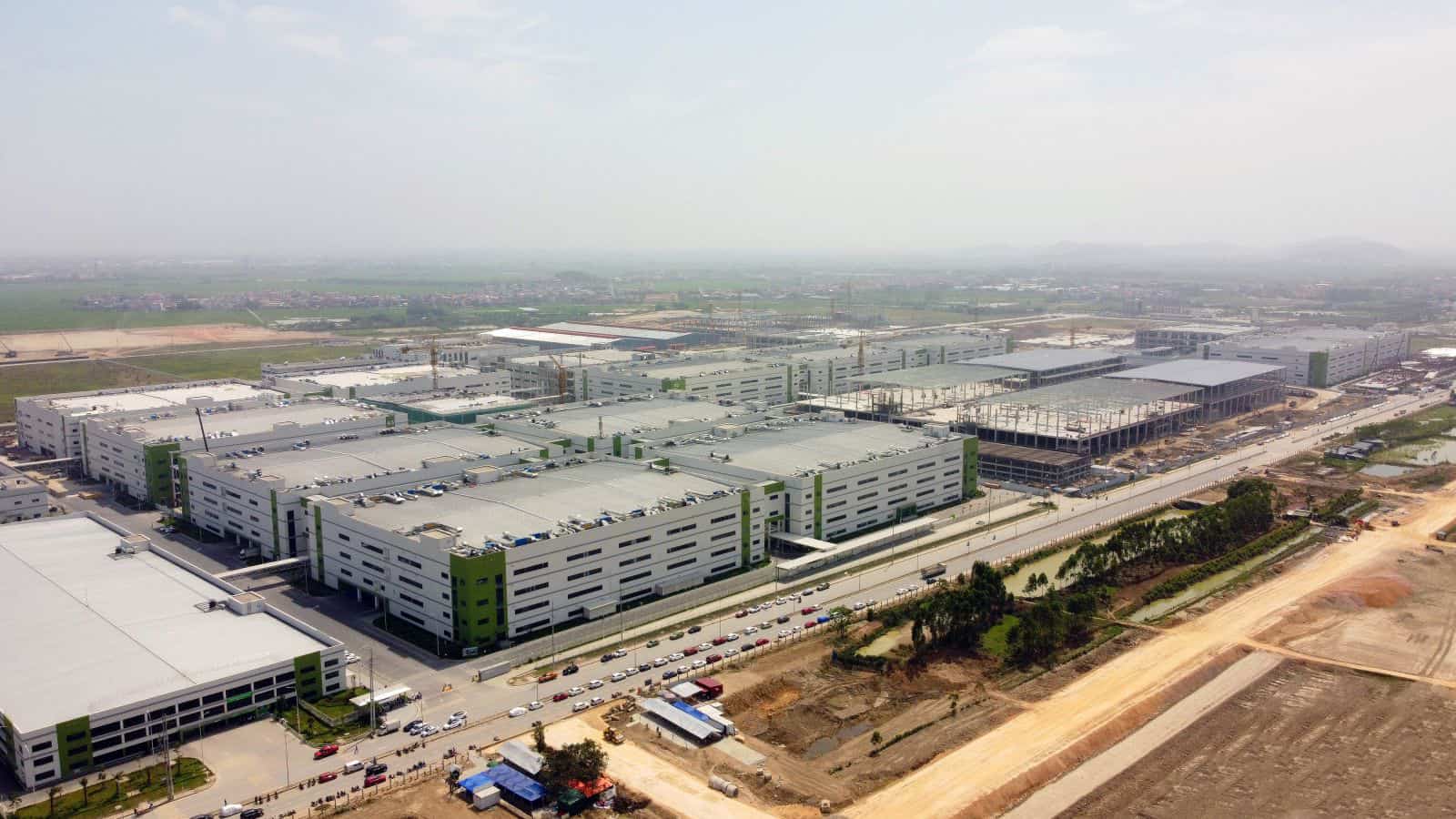 Thi công cơ điện ME cho nhà máy bằng keo chống cháy Selfoam B1