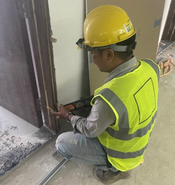 Keo foam chống cháy trám khung cửa nhôm kinh