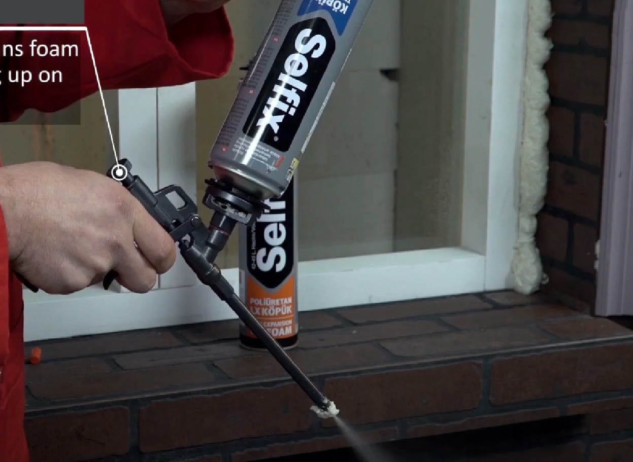 Vệ sinh súng bơm keo bọt nở foam