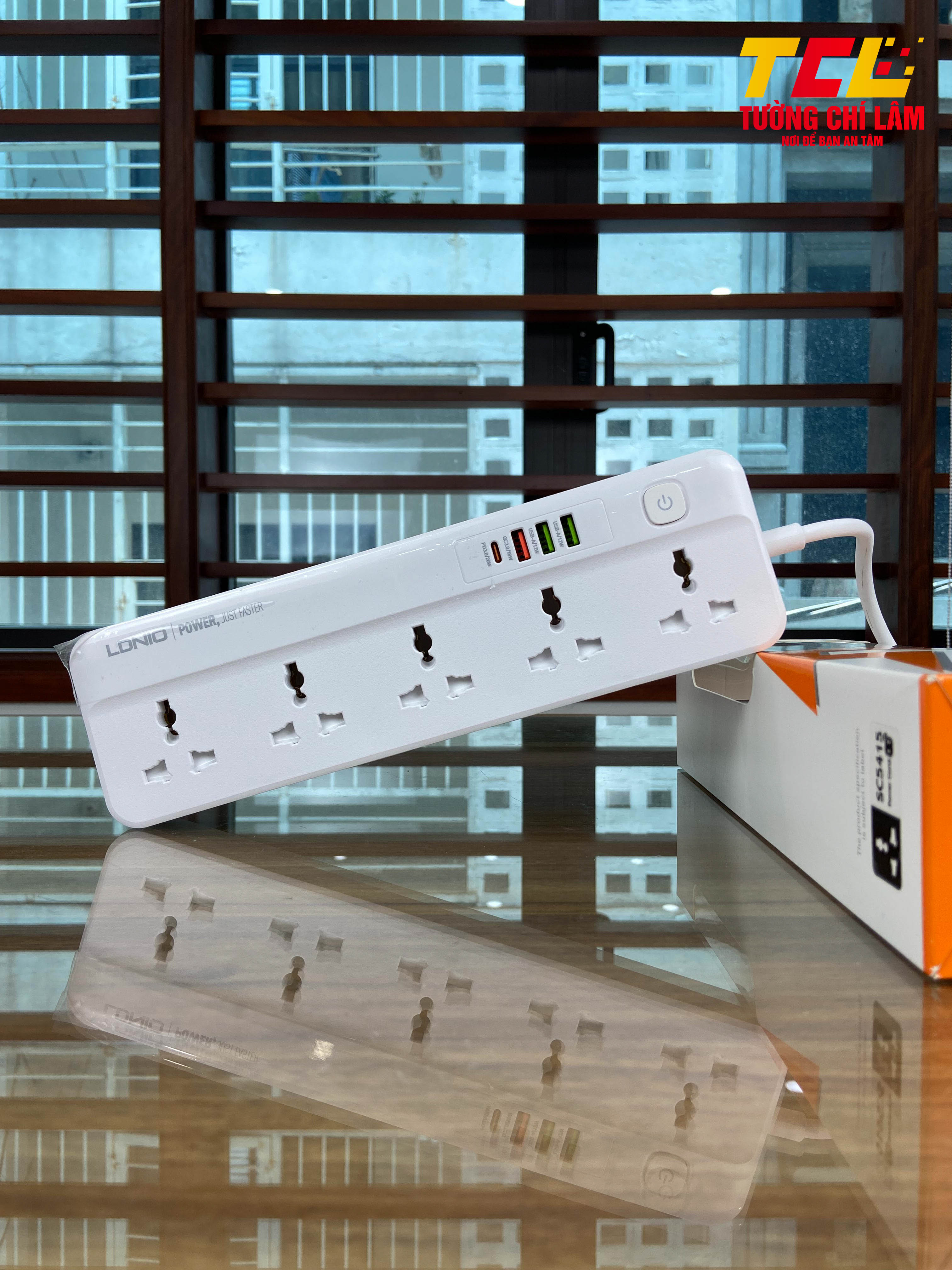 ổ điện thông minh