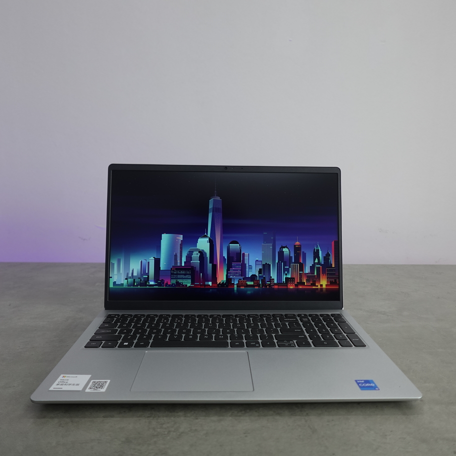 Laptop  Dell Inspiron 3520