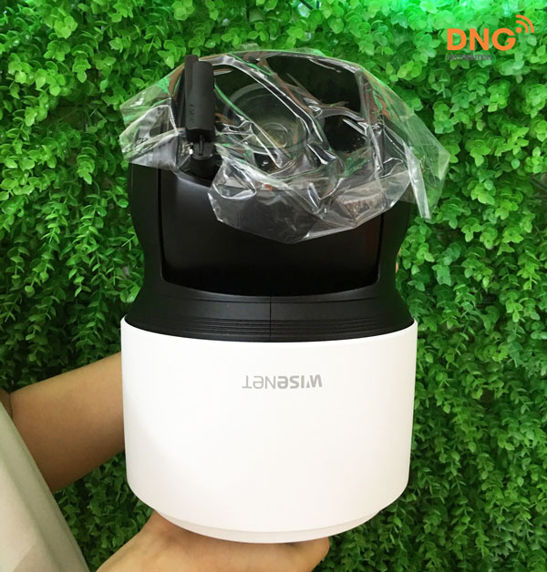 Camera ngoài trời xoay được tích hợp cần gạt nước Wisenet XNP-6400RW