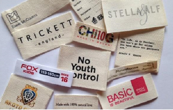 Tem mác có màu sắc rực rỡ luôn “cố tình gây thương nhớ” cho khách hàng