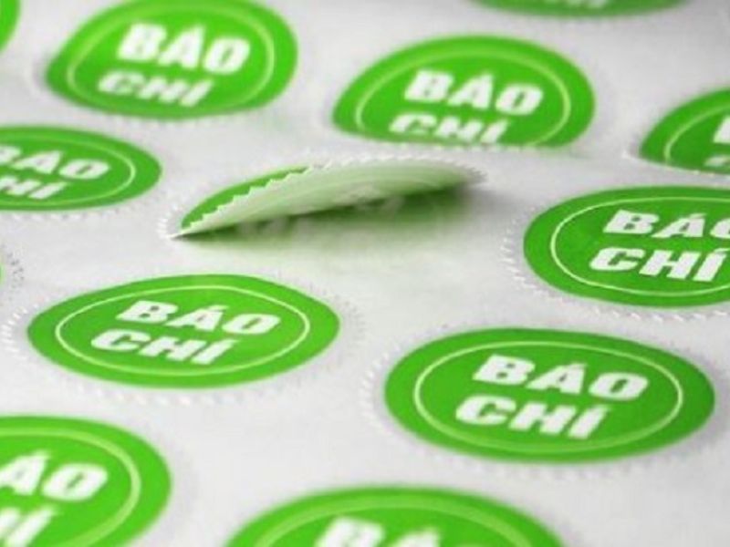 Bế rời chỉ cắt bề phần sử dụng để dán lên bề mặt sản phẩm