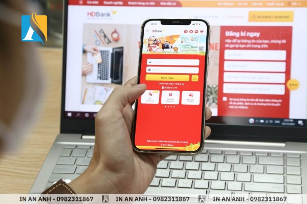 Truy cập vào ứng dụng ngân hàng mà bạn đang sử dụng