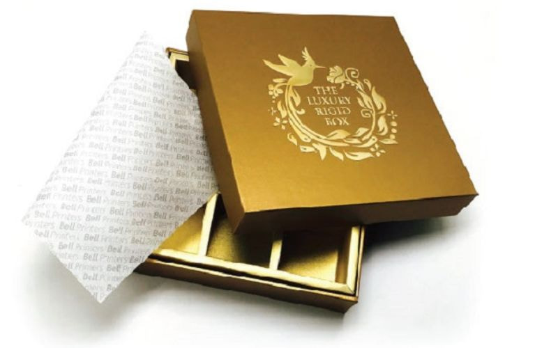 Ép nhũ giúp sản phẩm sang trọng, bắt mắt hơn