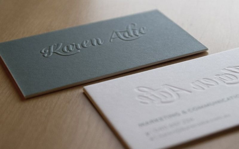 In dập nổi trên sản phẩm name card