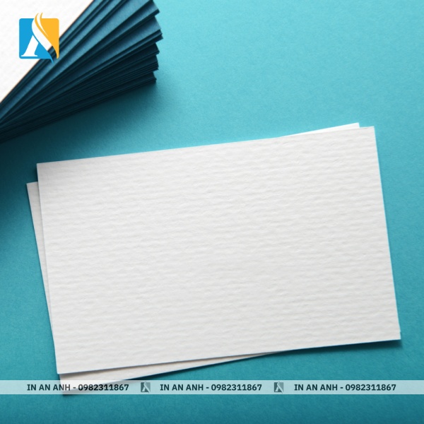 Giấy Bristol là một loại giấy cao cấp, có bề mặt mịn hoặc hơi sần