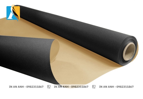 Giấy Kraft màu đen, ít phổ biến hơn nhưng được sử dụng cho các túi giấy đặc biệt