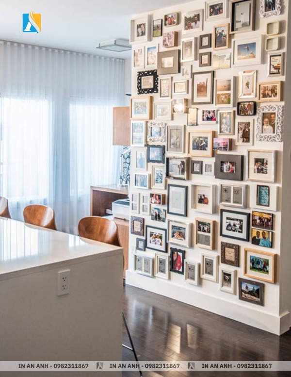 Ý tưởng in ảnh gia đình đẹp trang trí phòng khách