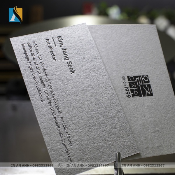 In dập chìm là kỹ thuật in ấn đặc biệt dùng lực ép để tạo hiệu ứng chìm đẹp mắt