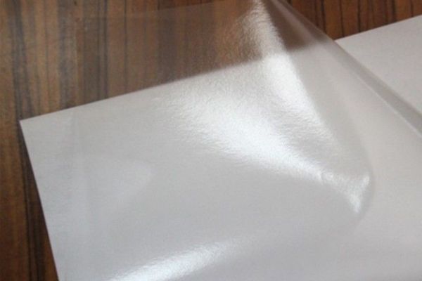 Decal trong suốt không keo