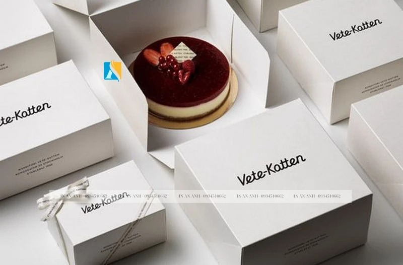 Hộp bánh sinh nhật đơn giản