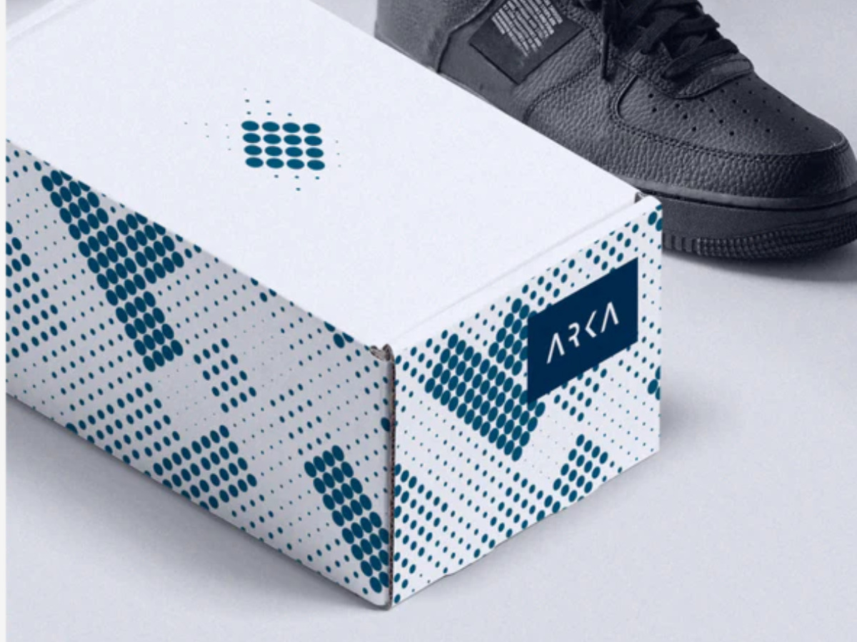 Giấy carton là một trong những chất liệu in hộp đựng giày phổ biến nhất