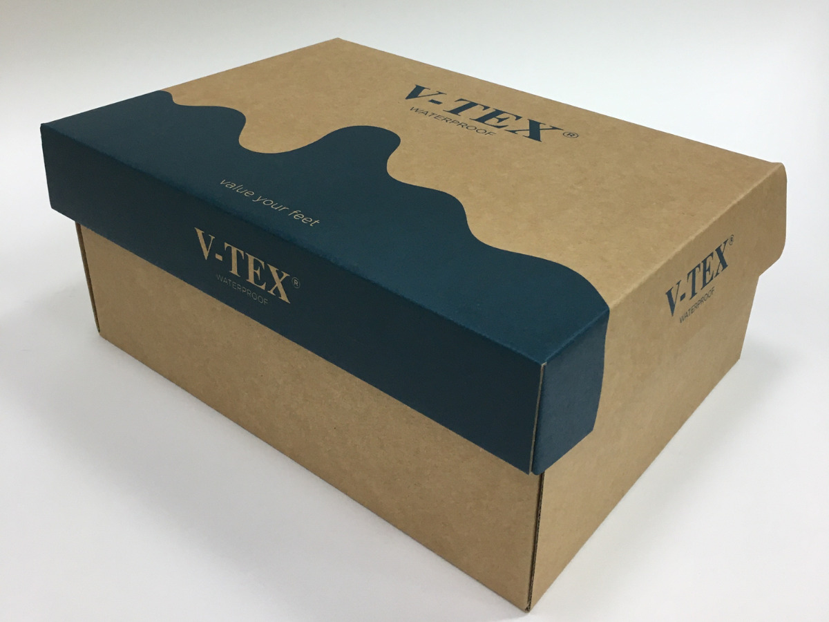 Hộp giấy đựng giày từ giấy kraft thường có màu nâu tự nhiên