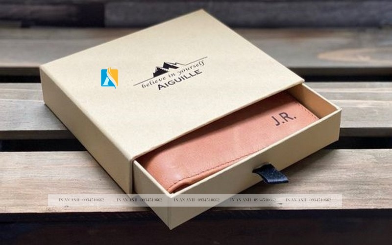 In hộp cho ví nam màu nâu