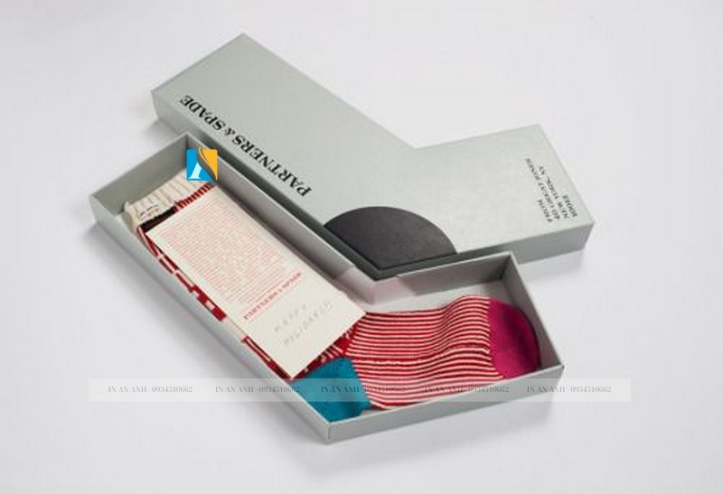 Hộp giấy đựng tất hình dạng đặc biệt