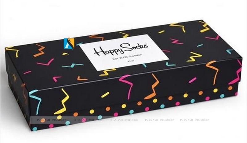 Thiết kế hộp đựng tất hoạ tiết trẻ trung